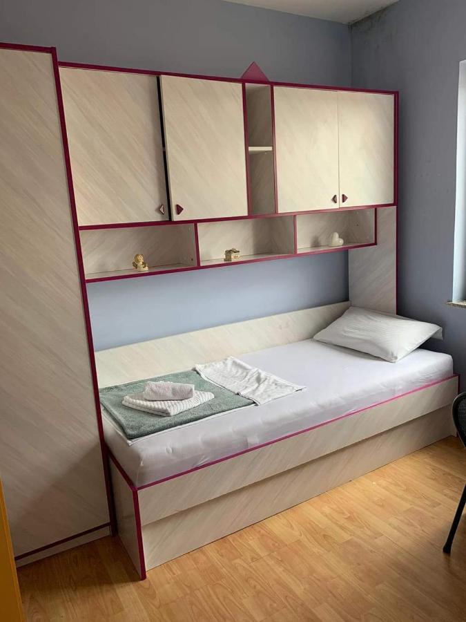 פוסדריה Apartments Sara מראה חיצוני תמונה