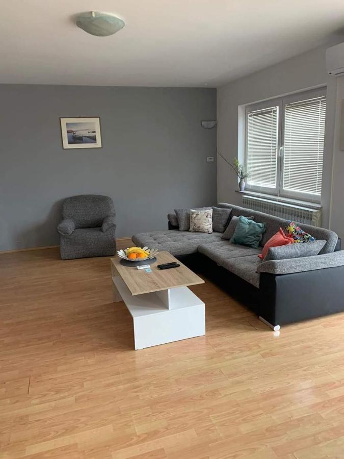 פוסדריה Apartments Sara מראה חיצוני תמונה