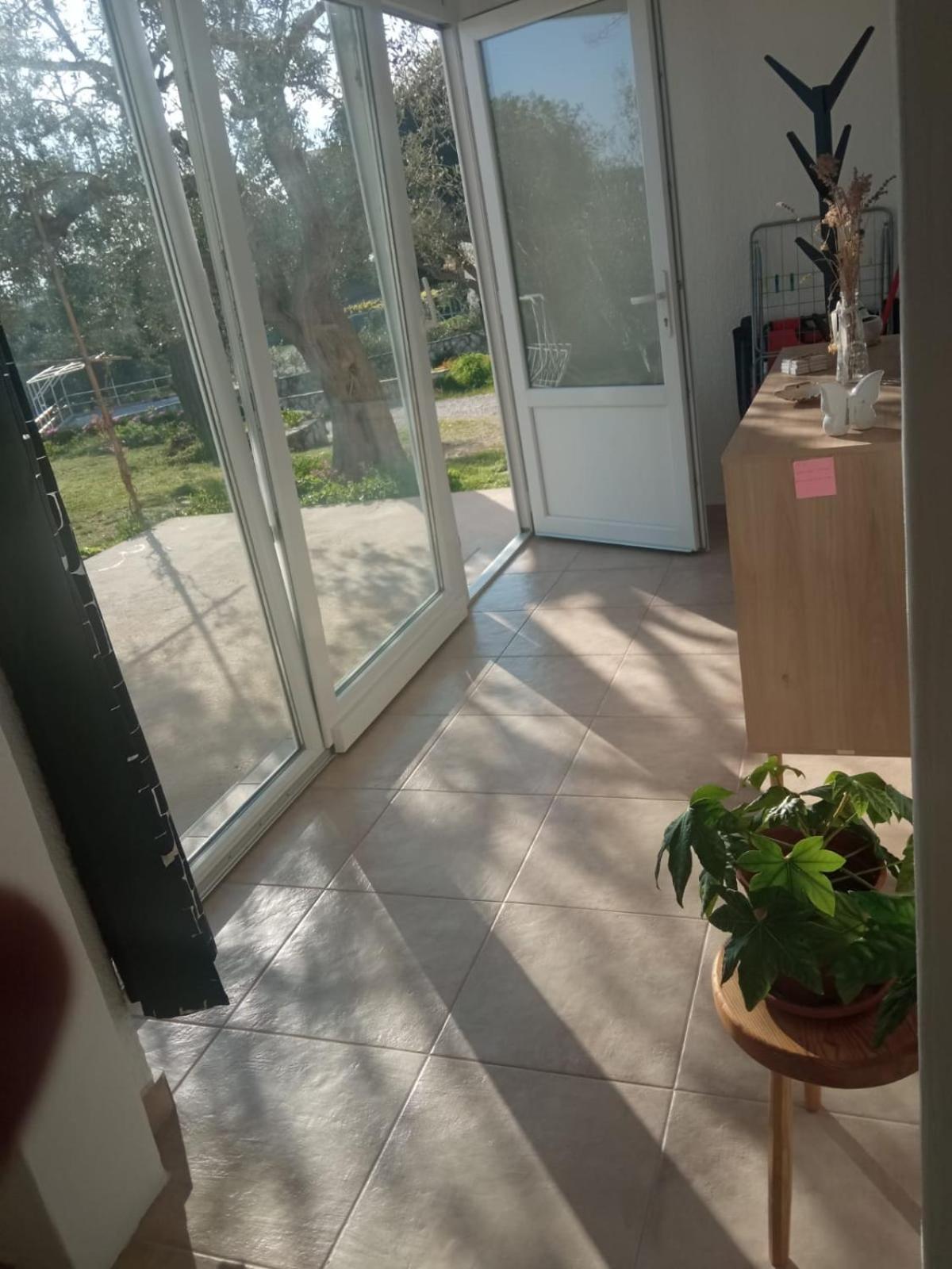 פוסדריה Apartments Sara מראה חיצוני תמונה